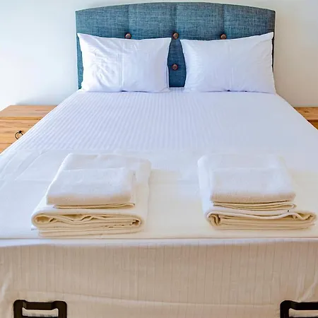 Maldives, Right On Sea In Center Of Apartamento Fethiye