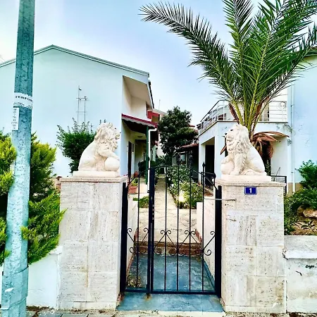 Maldives, Right On Sea In Center Of Apartamento Fethiye