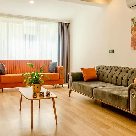 Maldives, Right On Sea In Center Of Apartamento *