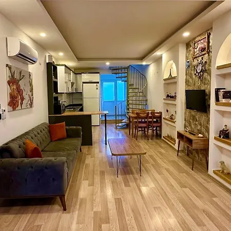 Apartamento Maldives, Right On Sea In Center Of