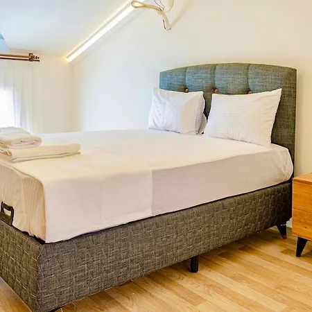 Apartamento Maldives, Right On Sea In Center Of